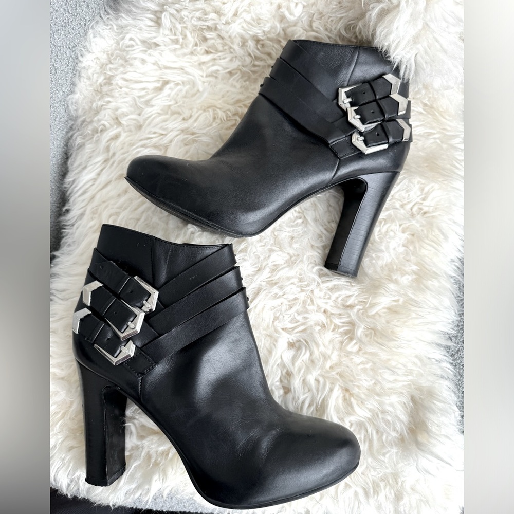 GUESS Black Leather Ankle Boots Size 37.5